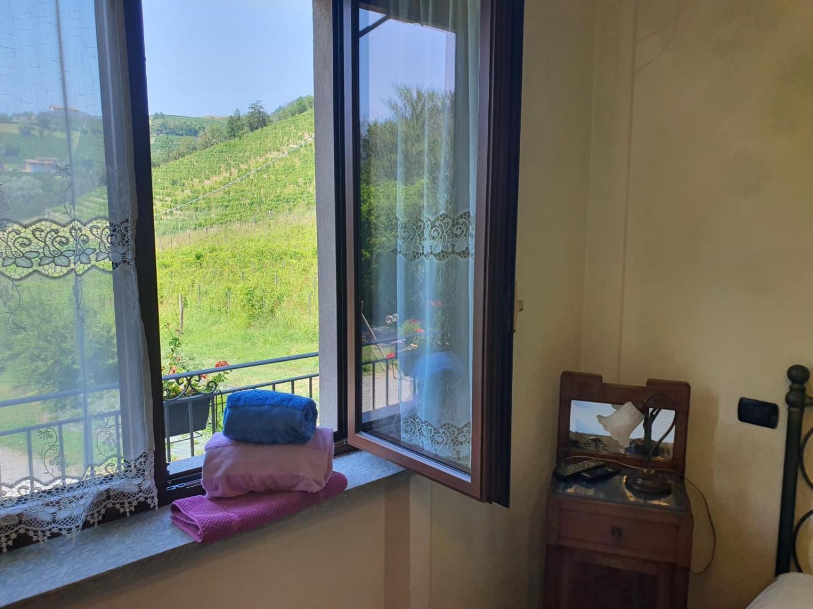 Eno-Agriturismo Cascina L'Arché Santo Stefano Belbo Exterior foto
