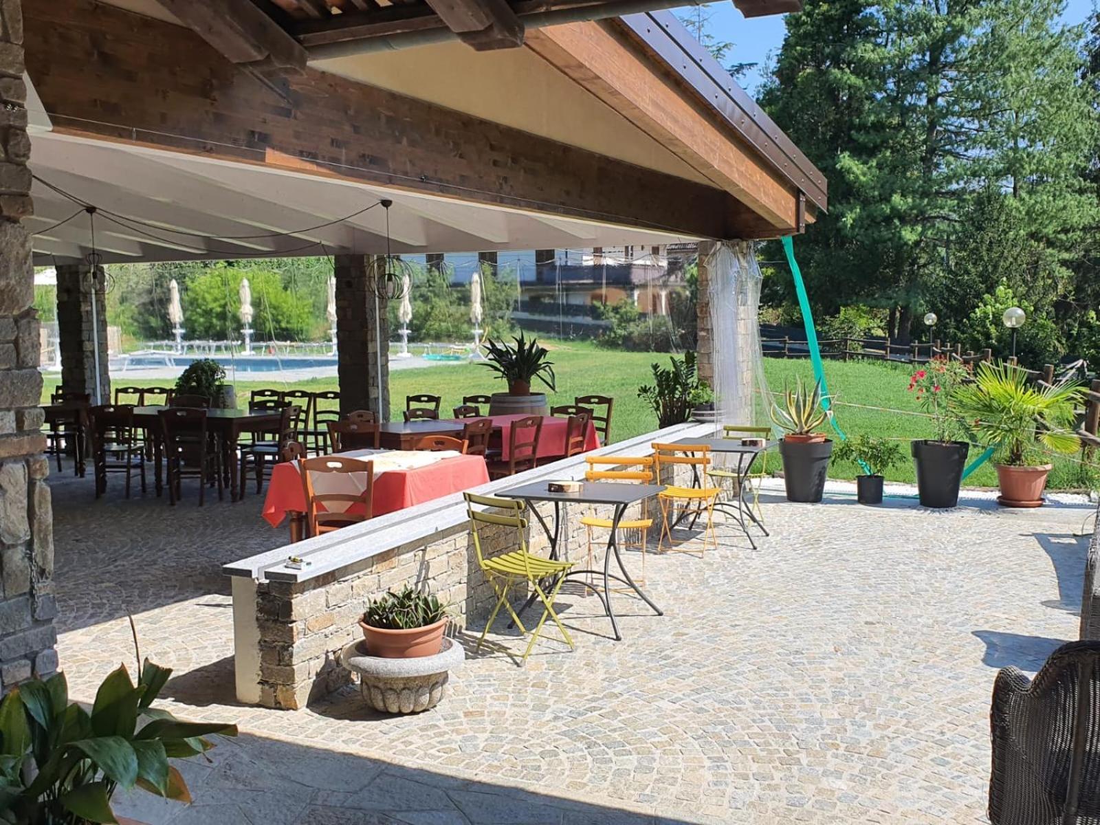 Eno-Agriturismo Cascina L'Arché Santo Stefano Belbo Exterior foto