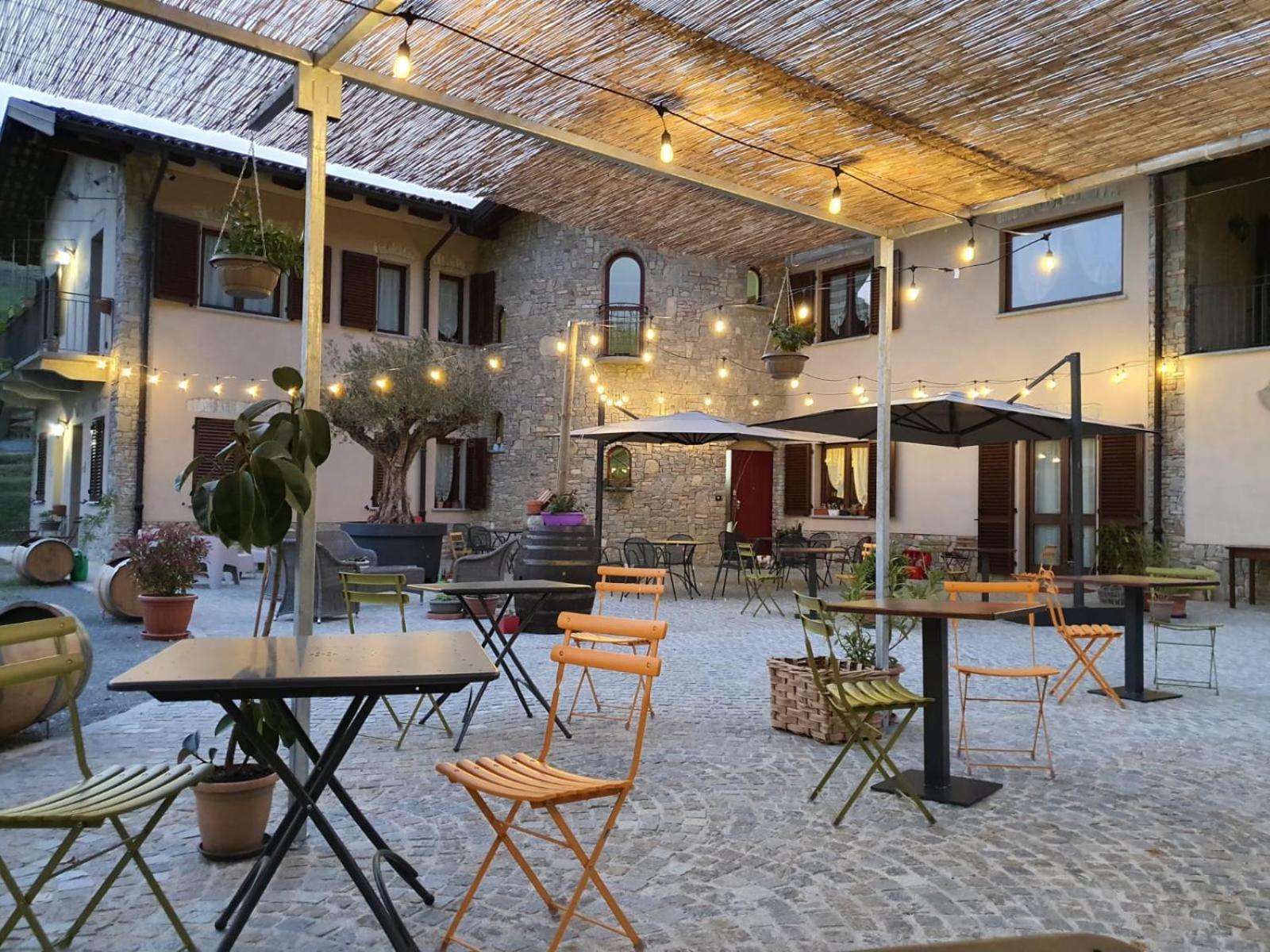 Eno-Agriturismo Cascina L'Arché Santo Stefano Belbo Exterior foto