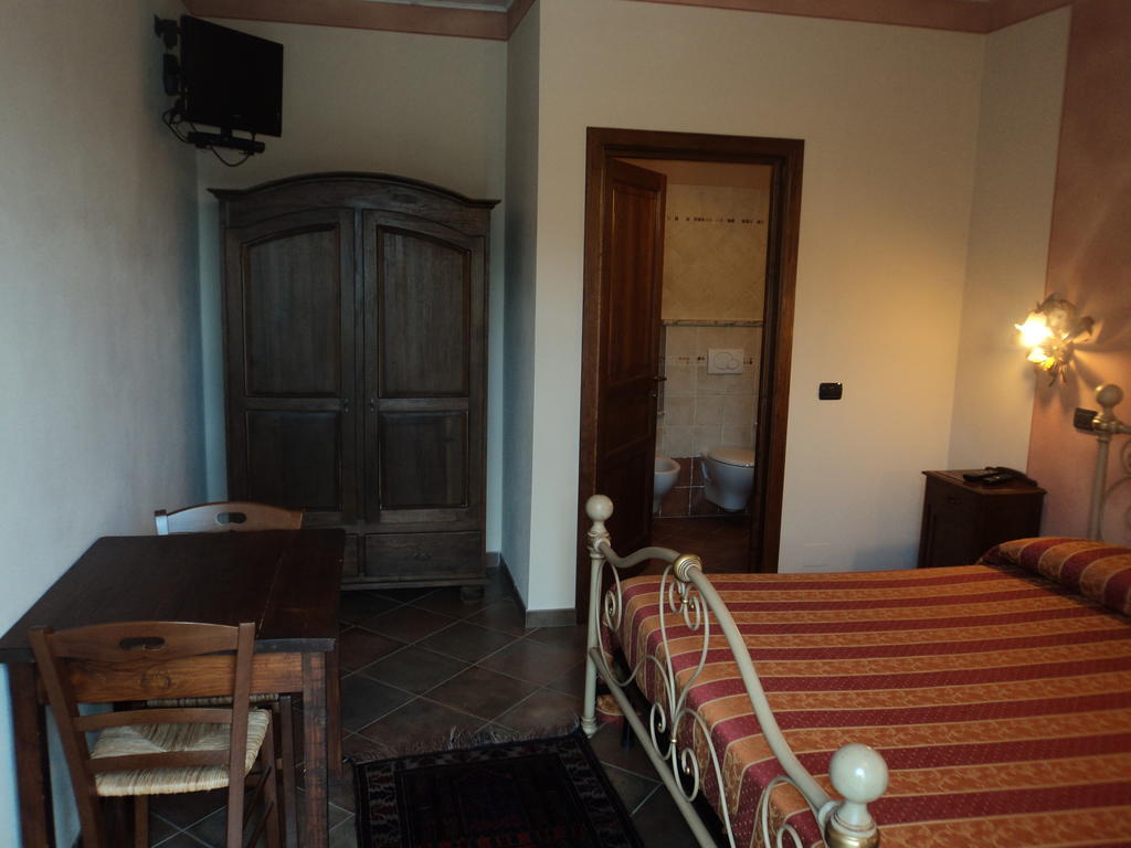 Eno-Agriturismo Cascina L'Arché Santo Stefano Belbo Quarto foto